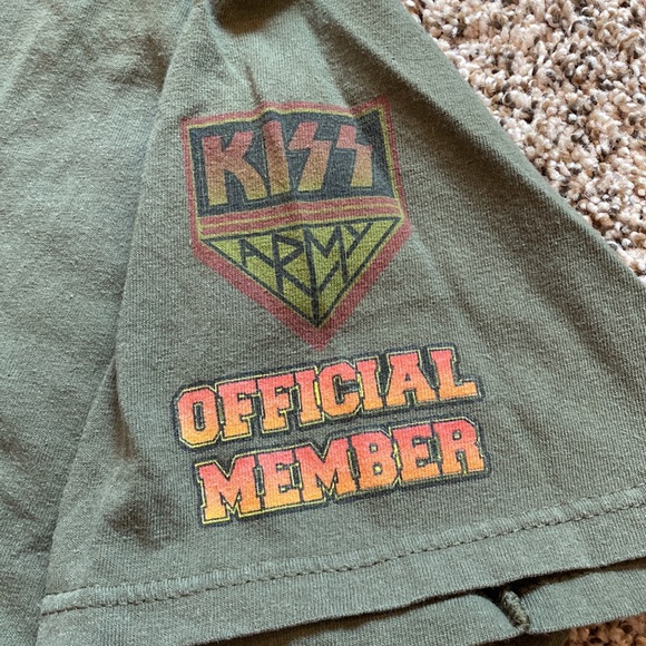 Vintage Kiss band tee - Picture 2 of 3
